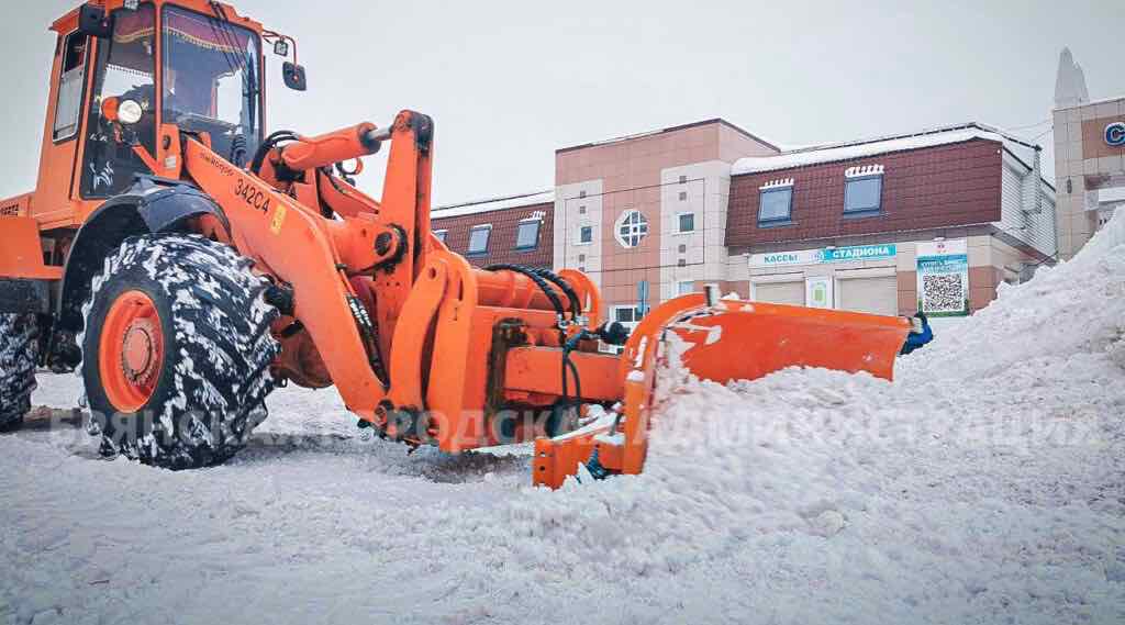 Брянские дорожники вывезли 3338 тонн снега за сутки