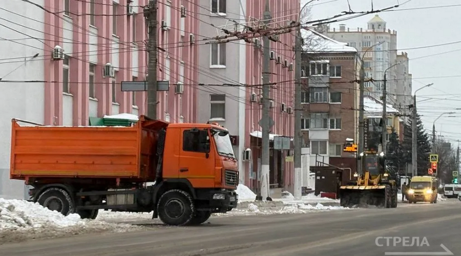 За сутки в Брянске вывезли почти 2 600 тонн снега