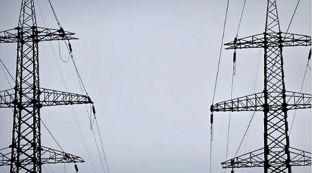 Брянские энергетики оперативно вернули свет после массированной атаки БпЛА