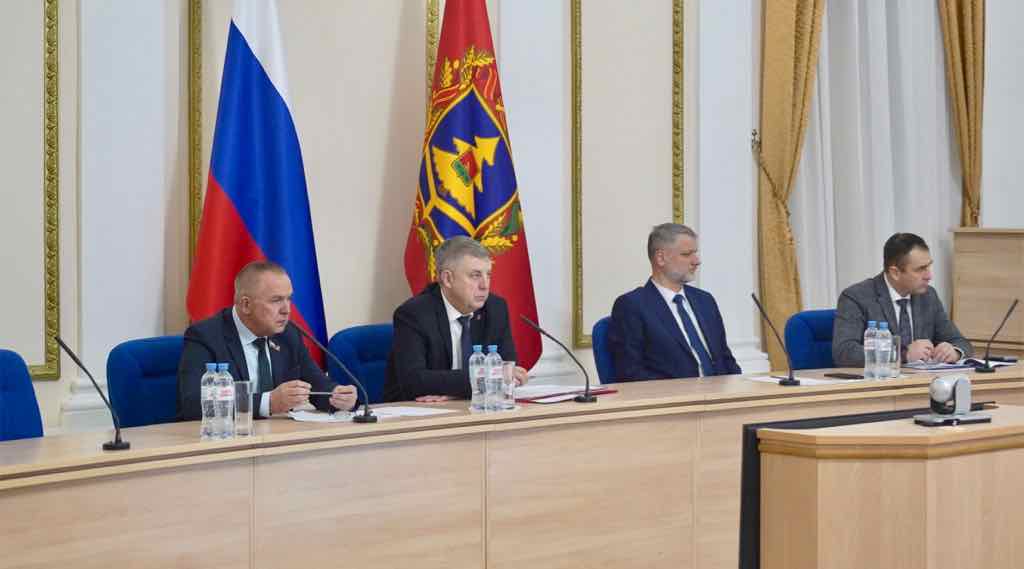 Губернатор Богомаз провёл совещание по итогам работы стройинспекции