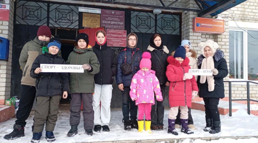 В Лопандино прошли зимние игры для детей на свежем воздухе