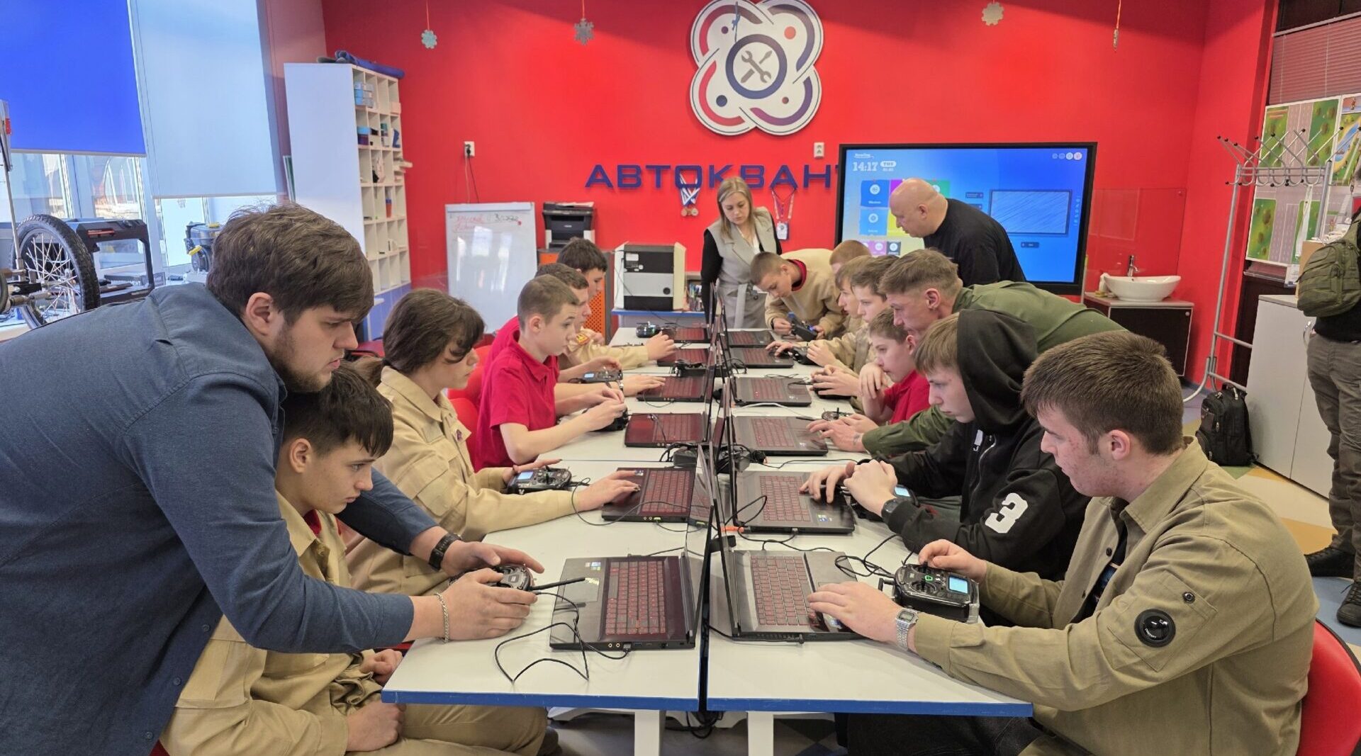 В детском технопарке «Кванториум» Брянска прошел фестиваль «От винта!»