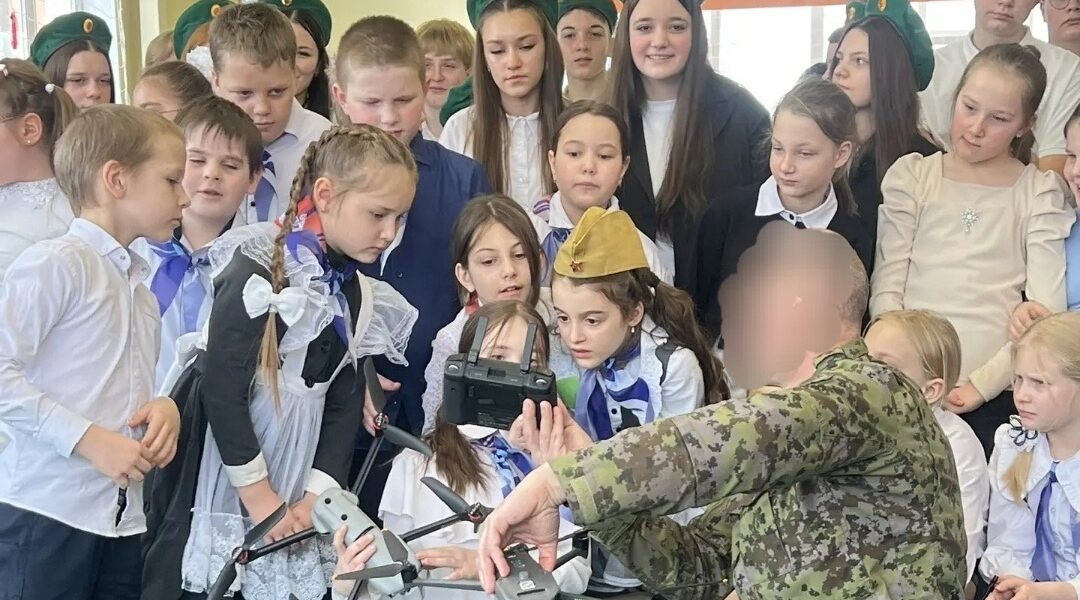 Школьники Суража встретились с пограничниками