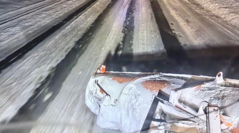 Брянские дорожники за сутки израсходовали 2,3 тыс. тонн пескосоляной смеси