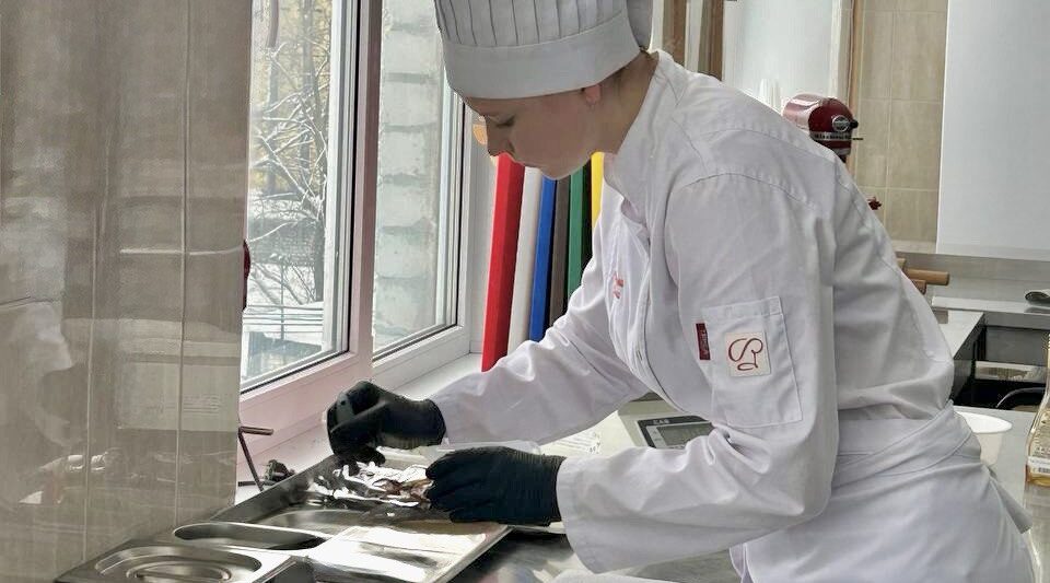 Будущие кулинары Брянска готовятся в чемпионату «Профессионалы-2026»