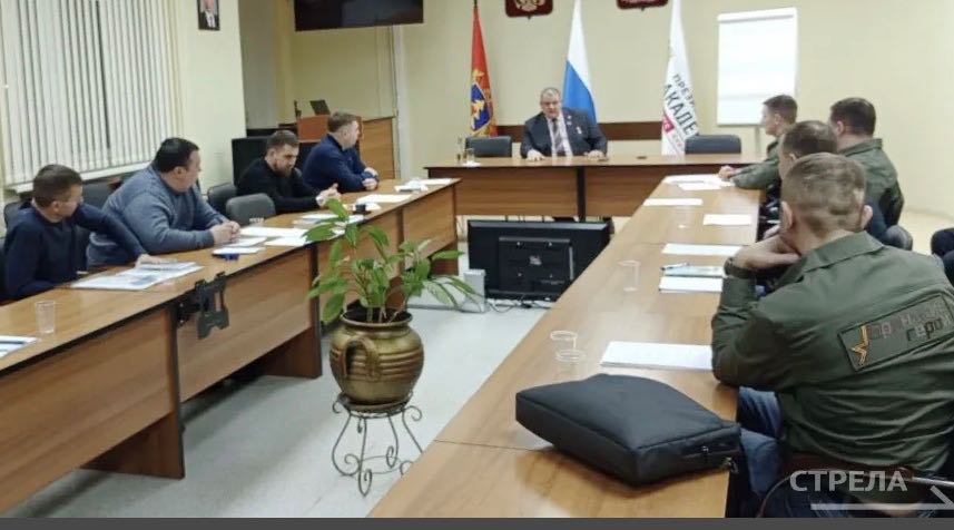 Герой России Александр Постоялко встретился с участниками проекта «Брянские герои»