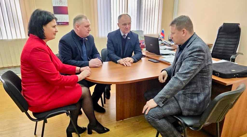 Депутат Госдумы Щеглов провёл рабочий визит в Выгоничский район