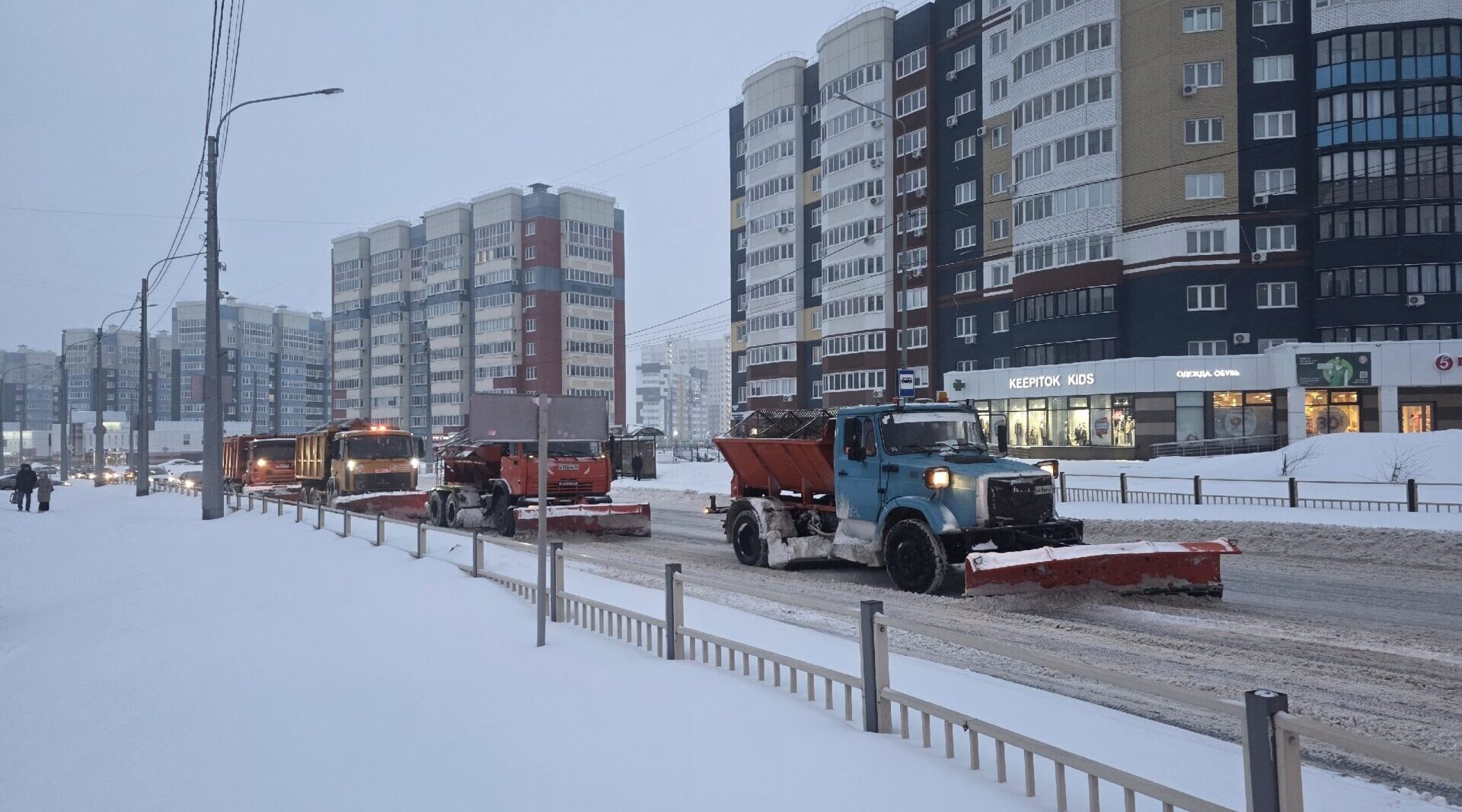 В Брянске за сутки было вывезено почти 4 тысячи тонны снега