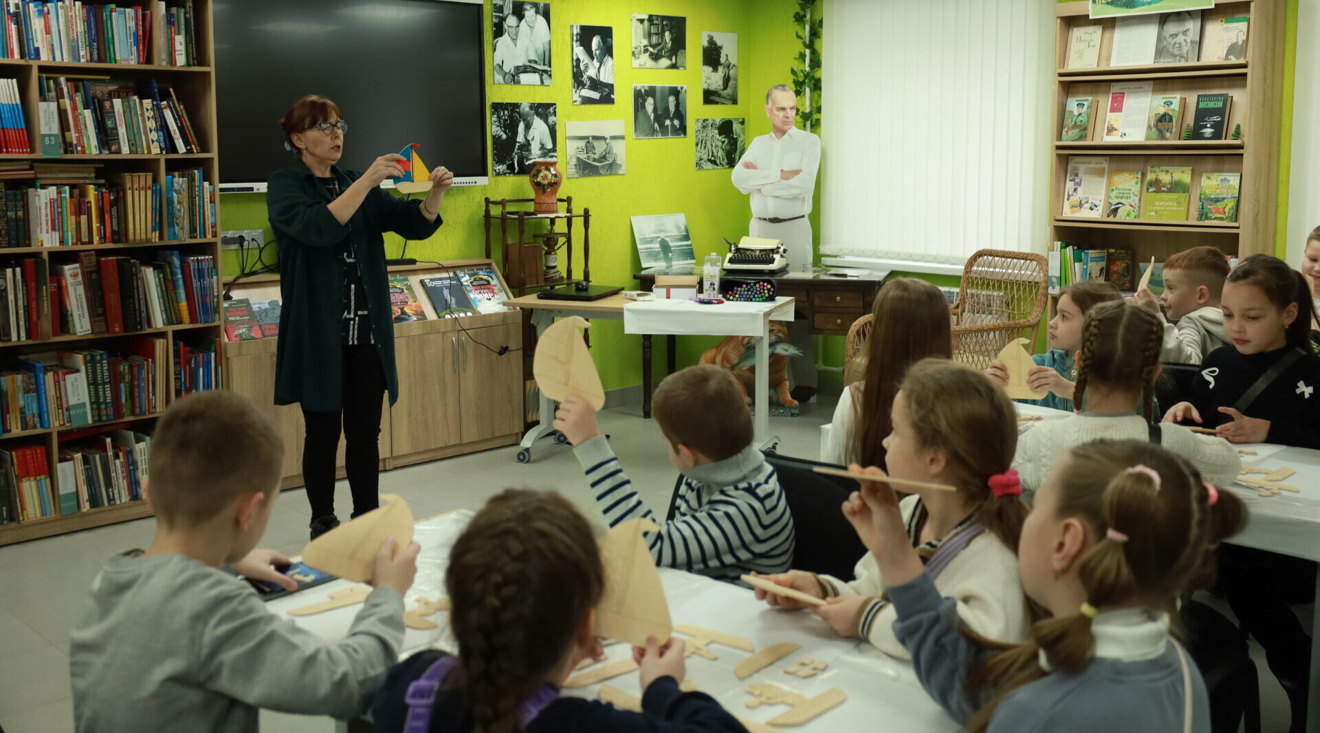 Юные читатели изготовили сувениры для защитников Отечества