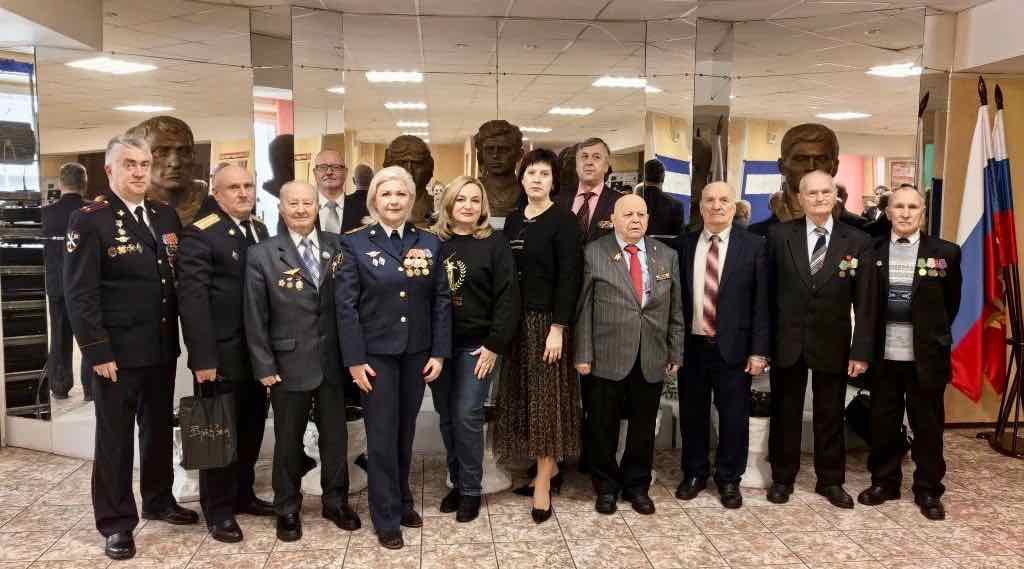 «Ветеранский десант» побывал в шести учебных заведениях Брянска