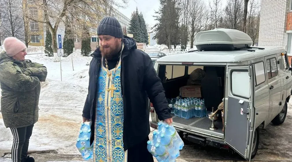 Брянская епархия передала гумпомощь союзу десантников Брянщины