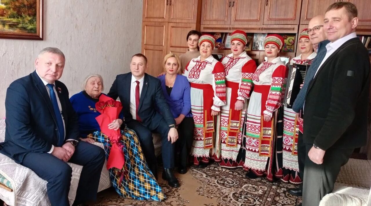 В Брянском районе поздравили защитницу Сталинграда