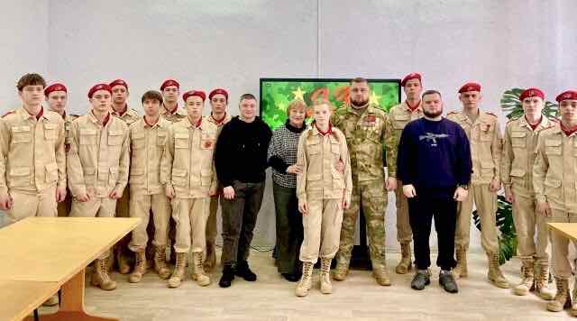 В Жуковке студенты встретились с ветеранами СВО и добровольцами