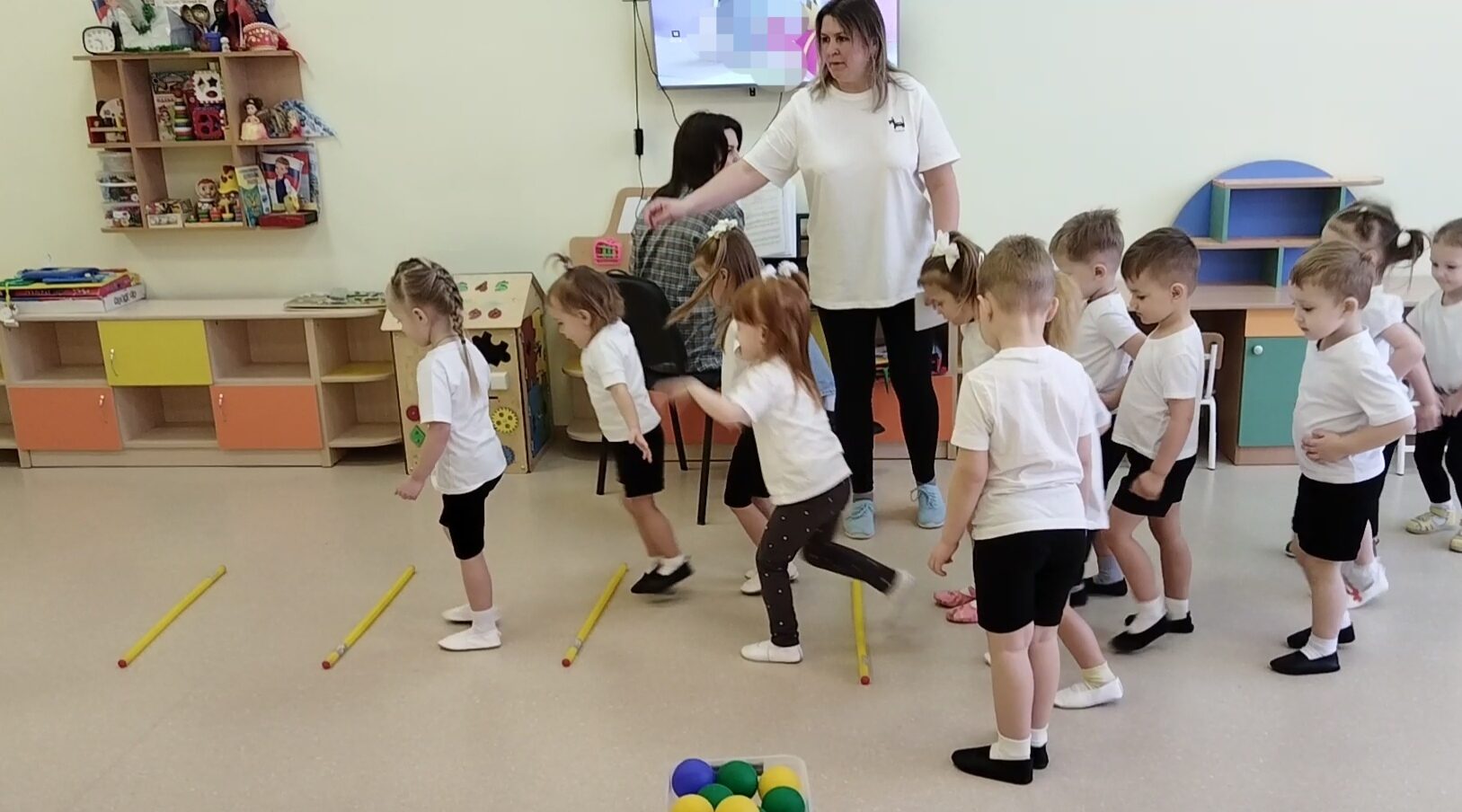 Дошкольники Брянского района соревновались в ловкости, быстроте и силе