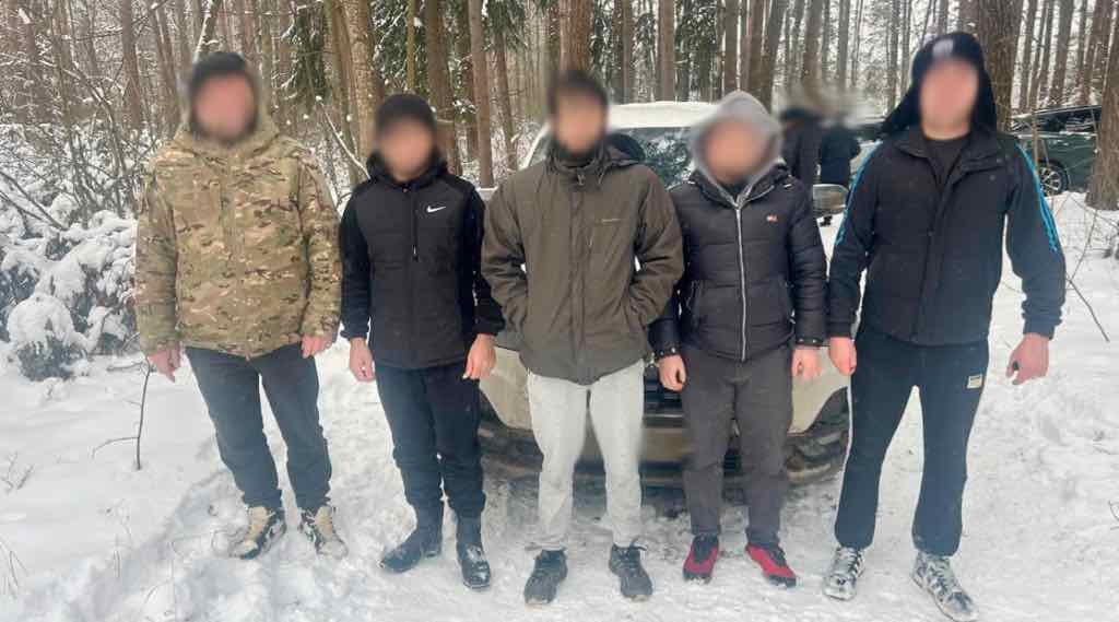 Брянские полицейские изъяли более 350 свертков с наркотиками