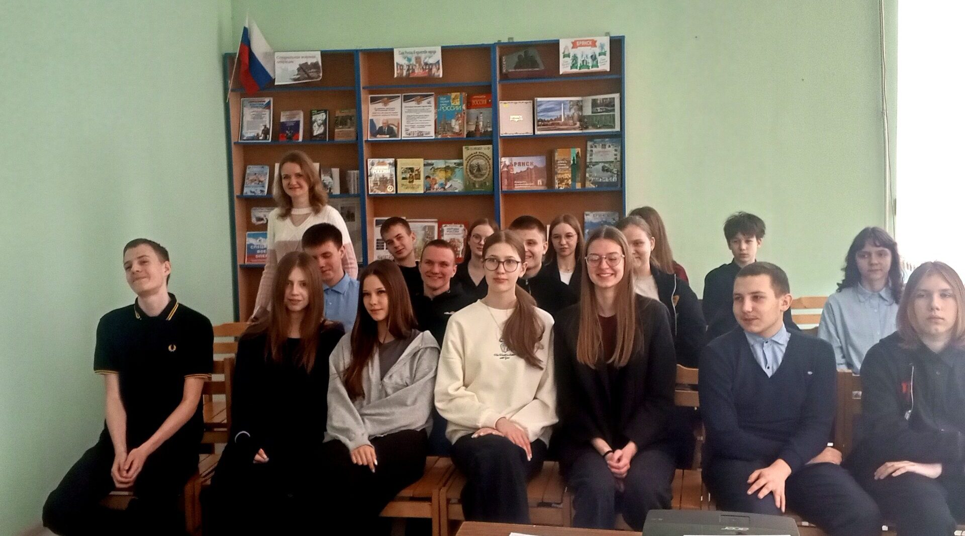 Брянские школьники участвуют в профориентационной программе «Библиотека – старт в профессию»