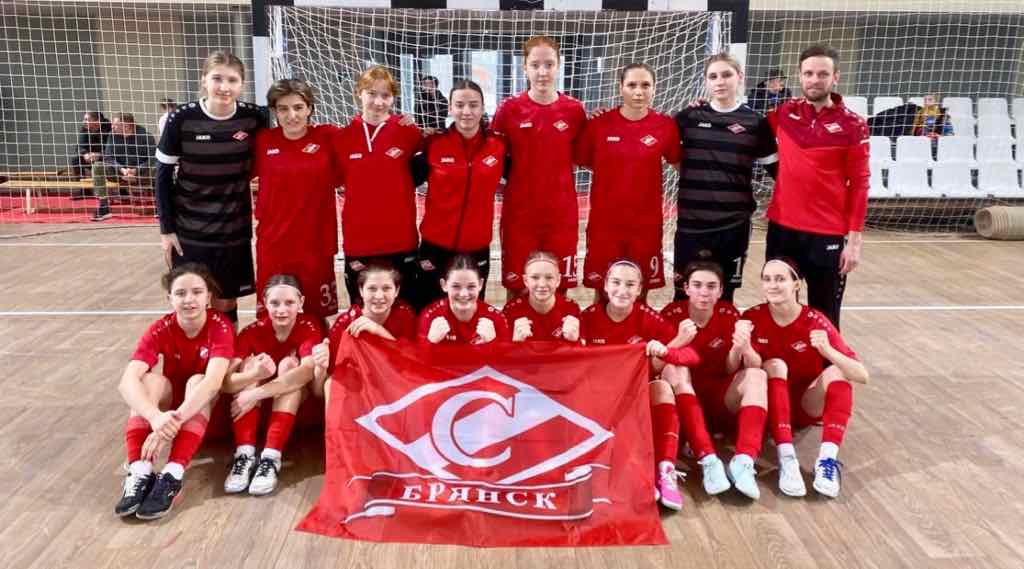 Брянский «Спартак-м» возглавил группу в первенстве по футзалу