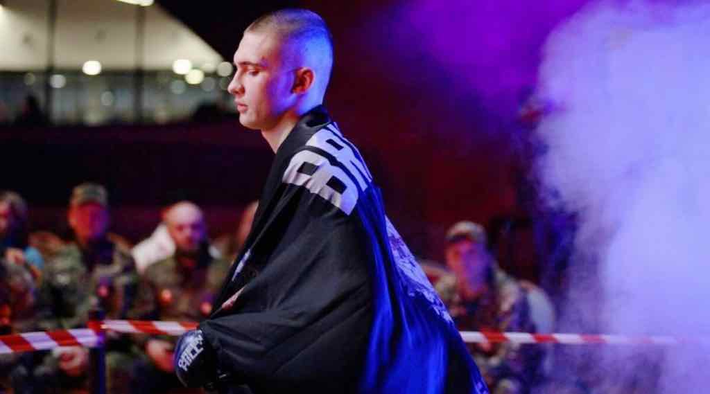 Брянский боец Фетисов досрочно выиграл все четыре схватки на первенстве ЦФО по ММА