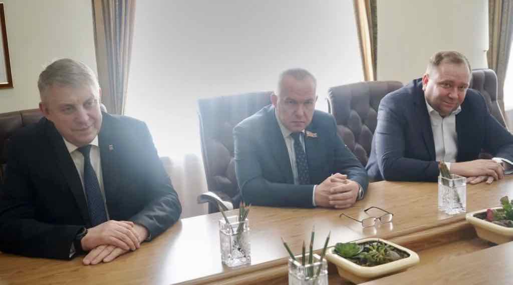 Брянский губернатор обсудил с руководством НПП «Александр» развитие кадрового потенциала