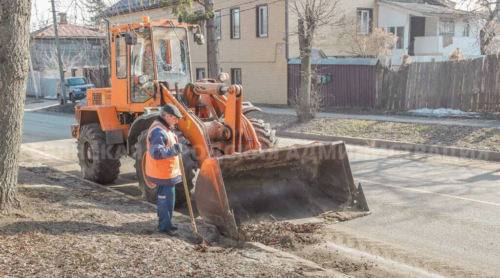 В Брянске моют и пылесосят улицы