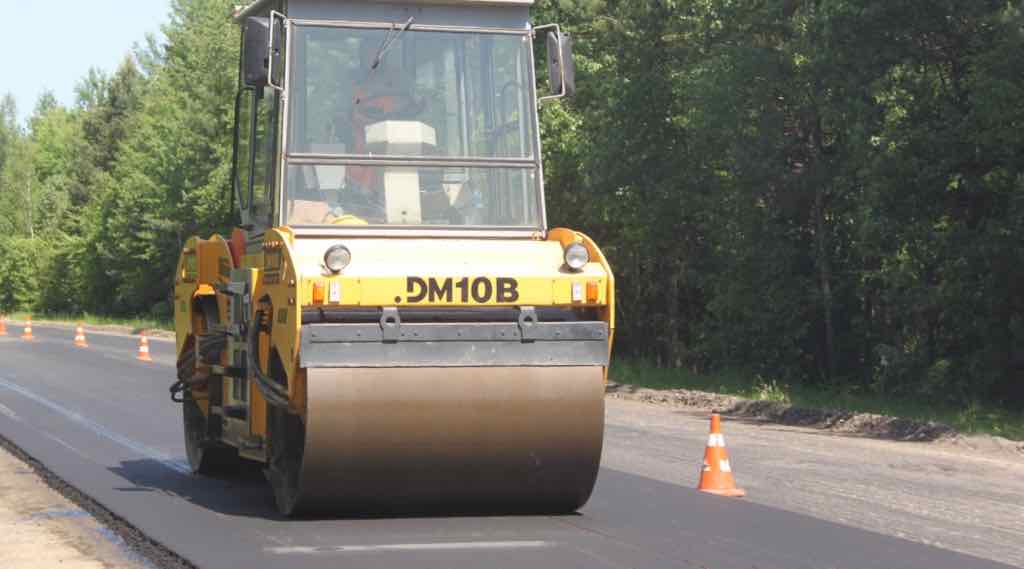  В Брянской области отремонтируют более 480 км дорог и мост через Ипуть