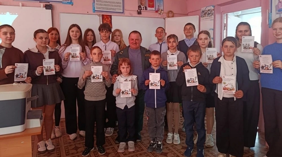 Школьникам Брасовского района рассказали, как остановить огонь