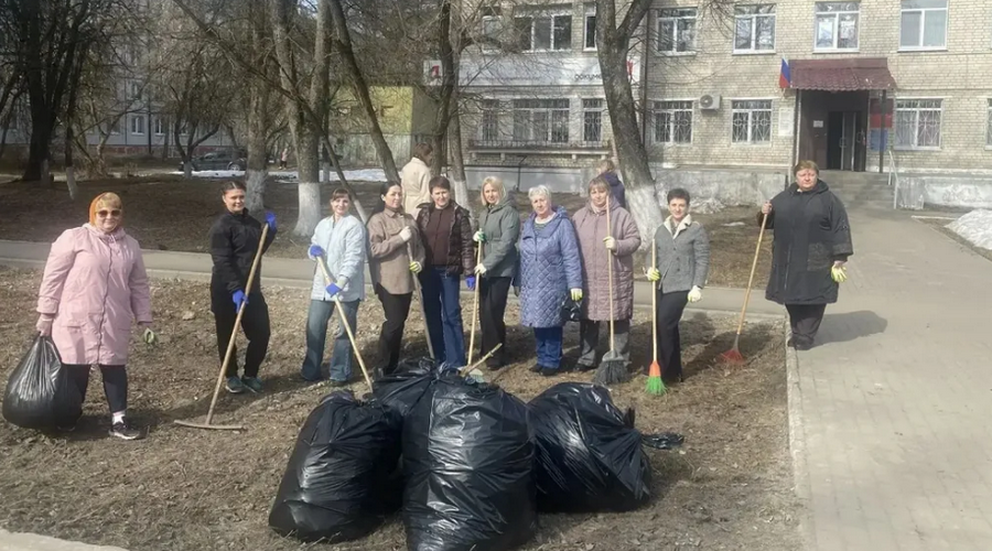 В Брянской области продолжается наведение чистоты: в Сельцо прошла «санитарная пятница»
