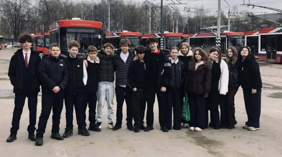 1 800 брянских школьников познакомились с профессиями на ведущих предприятиях региона