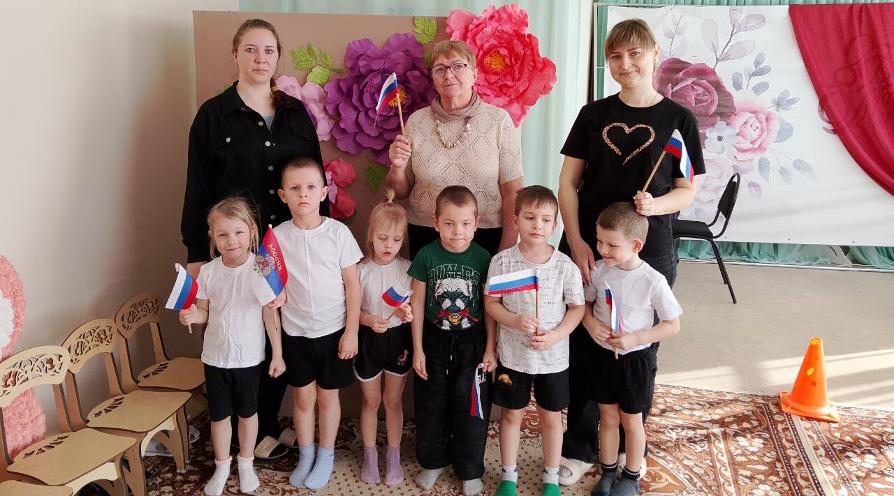 Дошкольники Жуковки посвятили Дню воссоединения Крыма с Россией спортивный праздник