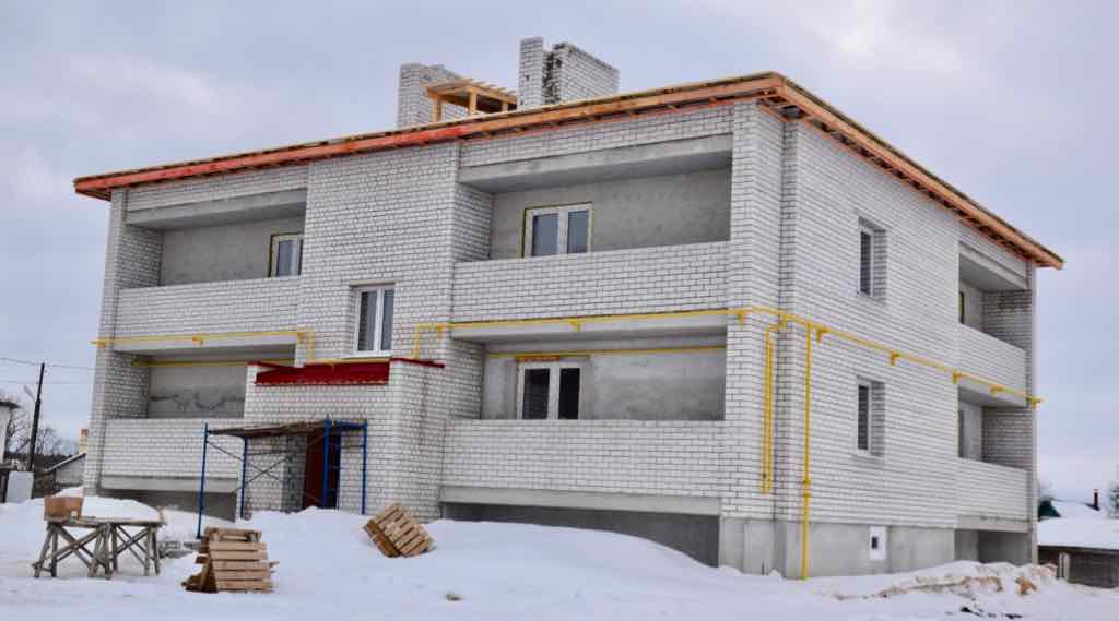 В Климовском районе 14 детей-сирот получили ключи от новых квартир