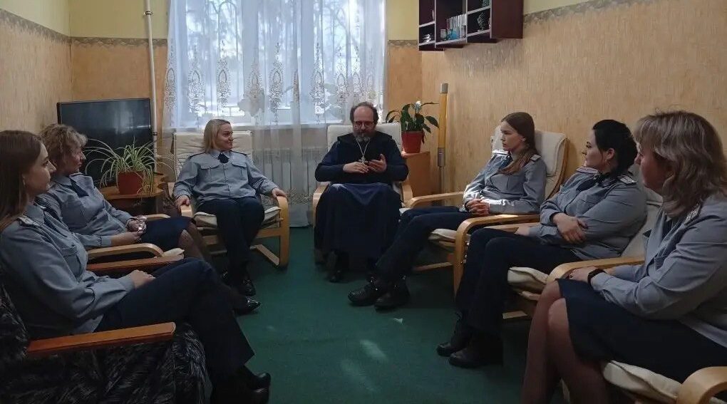 В Стародубской колонии прошла встреча с  настоятелем храма