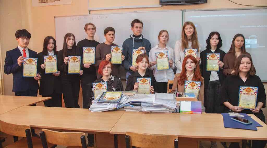 Студенты Брянского колледжа рассказывали о своих специальностях на иностранных языках