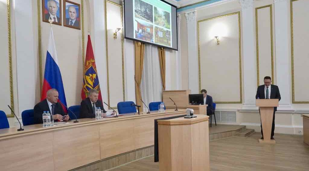 В правительстве Брянской области обсудили подготовку к лесным пожарам