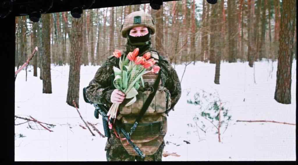 Брянский губернатор поблагодарил женщин-военнослужащих и семьи героев СВО