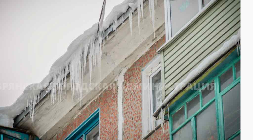 В Брянске началась проверка фасадов зданий к майским праздникам