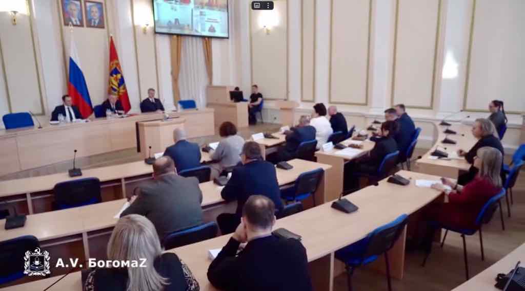 В Брянской области приступили к ремонту дорог после зимы