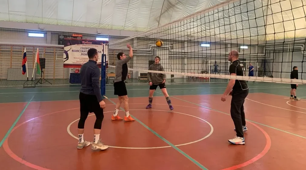 В Стародубе проходит турнир по волейболу на кубок Героя соцтруда Г. Лобуса