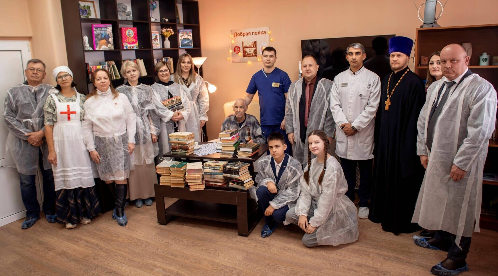 Для пациентов Выгоничской центральной районной больницы создали библиотечный уголок