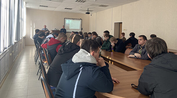 Сотрудники пенитенциарной системы Брянска пообщались со студентами