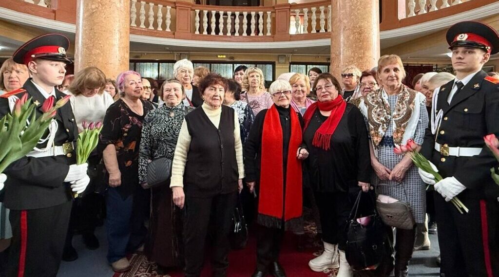 В Фокинском районе Брянска чествовали женщин в преддверии 8 Марта