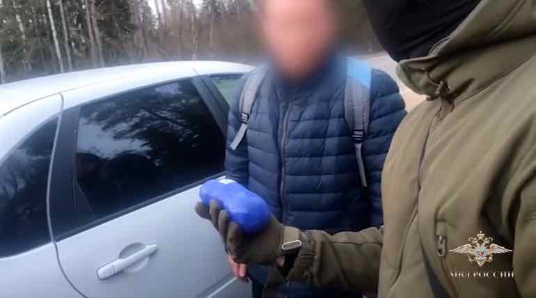 В Брянской области задержали группу торговцев наркотиками через интернет-магазины