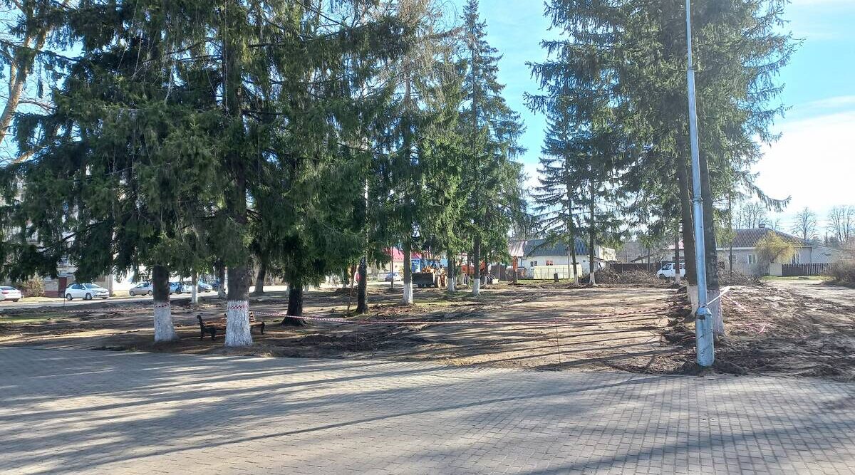 В брянской Жуковке началось благоустройство сквера