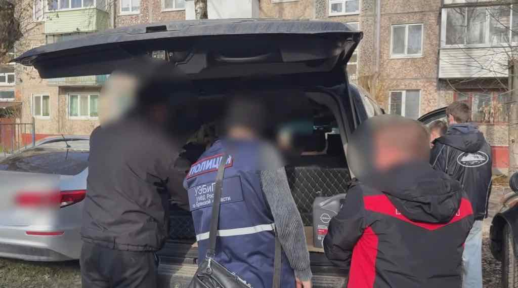 В Брянске за хищение 400 тыс. рублей у участника СВО задержаны лжеофицер и сообщник