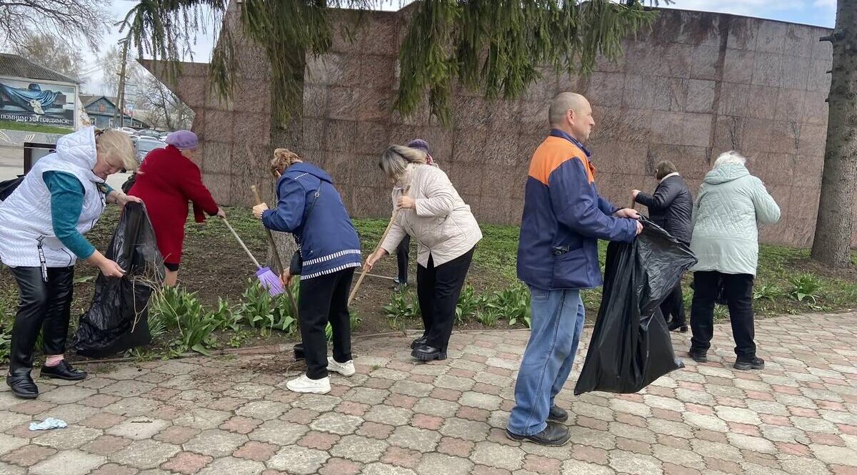 В брянском Стародубе прошёл очередной субботник