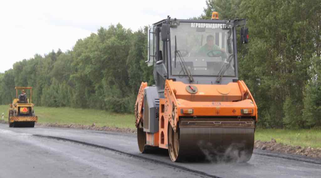 В Трубчевском районе по нацпроекту отремонтируют 8,5 км дороги на Брянск