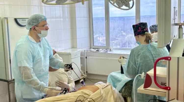 В брянской больнице № 1 проводят высокотехнологичные операции по ОМС