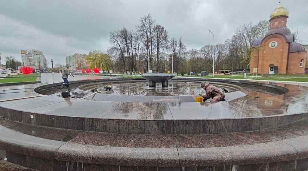 В брянских парках фонтаны и аттракционы готовы к запуску