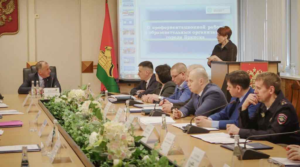 В Брянске профориентация будущих инженеров начинается с детского сада