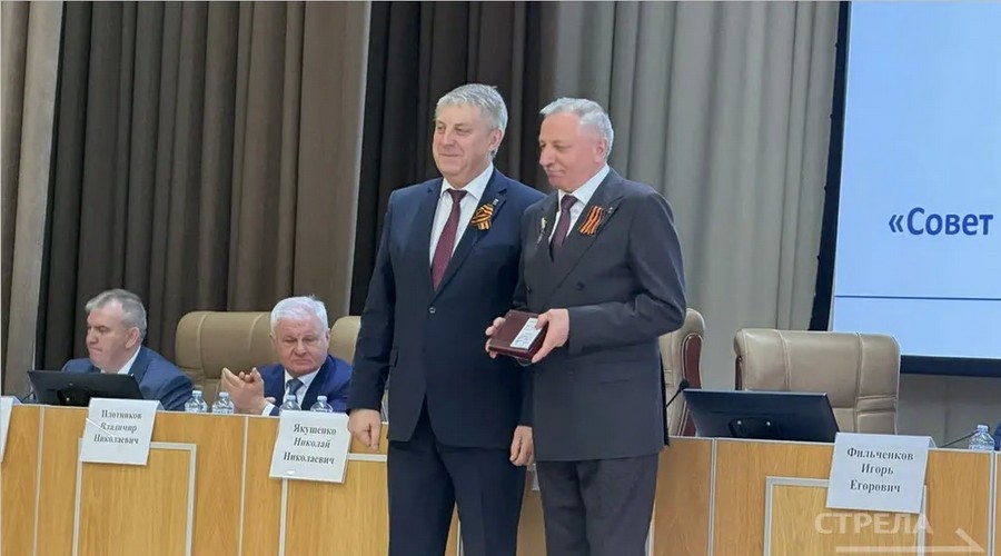 В Брянске отметили лучших работников муниципального самоуправления