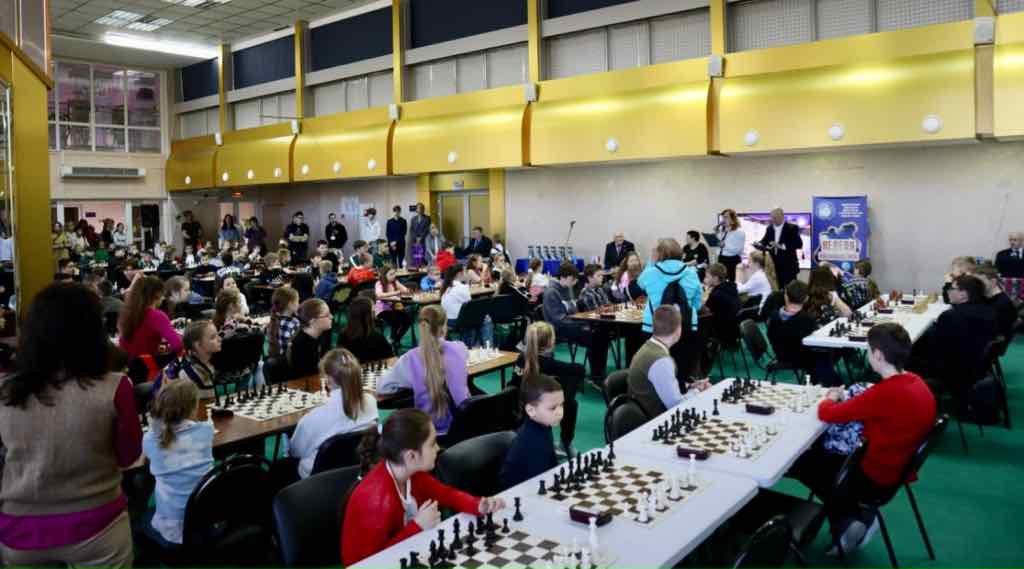 В Губернаторском Дворце имени Гагарина прошел турнир по быстрым шахматам